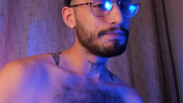 Snapshot of axel_giracr chatting on January 26, 2025, 11:39 pm axel giracr online show from January 26, 2025, 11:39 pm