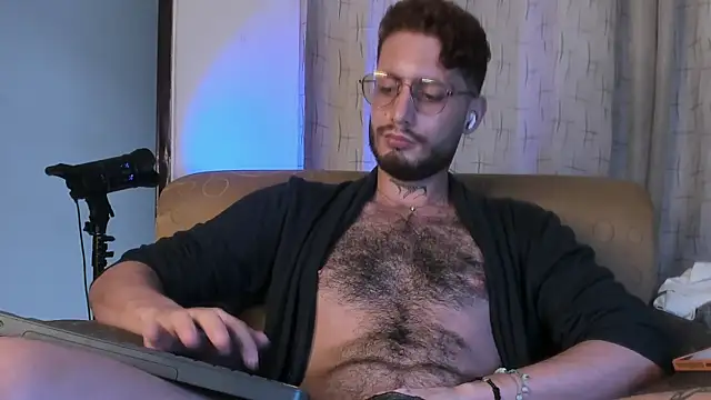 Snapshot of axel_giracr chatting on February 23, 2025, 10:20 pm axel giracr online show from February 23, 2025, 10:20 pm