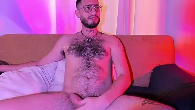 axel giracr online show from March 14, 2026, 8:36 pm