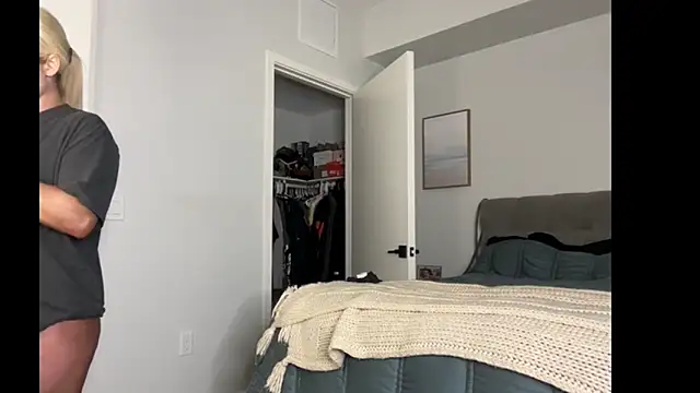 ElenaErickson online show from January 12, 2026, 2:28 am