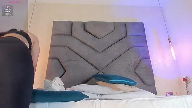 Liinda Saenz online show from December 5, 2025, 11:30 am