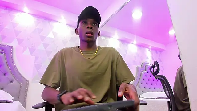 JacksonMuller  online show from February 1, 2025, 3:07 pm