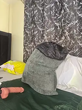 Snapshot of Sexy_barb2 chatting on February 17, 2026, 8:33 am Sexy barb2 online show from February 17, 2026, 8:33 am