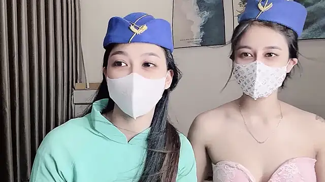 Mono-Stewardesss online show from September 17, 2025, 11:45 am