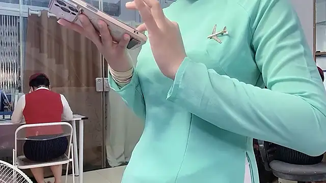 Mono-Stewardesss online show from April 29, 2026, 5:55 am