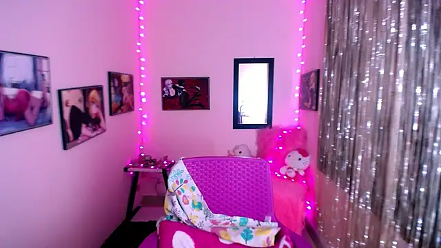 Cristal w online show from February 6, 2025, 3:31 pm