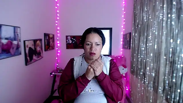 Cristal w online show from February 7, 2025, 3:30 pm