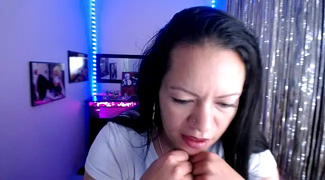 Cristal w online show from March 18, 2025, 5:53 pm