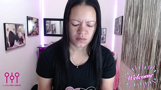 Cristal w online show from October 19, 2025, 1:56 pm