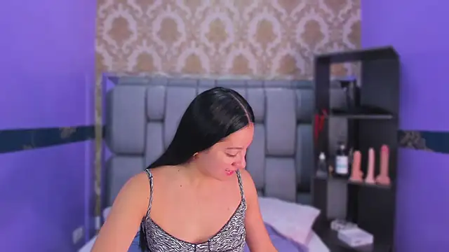 Lila Pinky online show from October 10, 2025, 12:48 pm