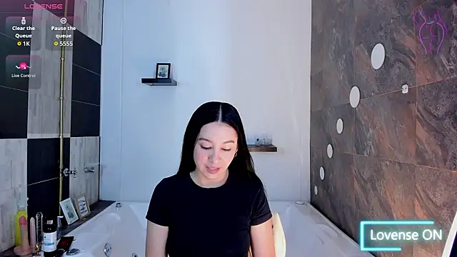 Lila Pinky online show from January 15, 2026, 12:21 pm