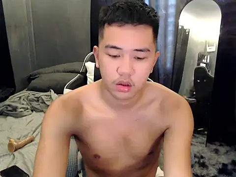 xgregor07 online show from November 9, 2025, 4:55 am