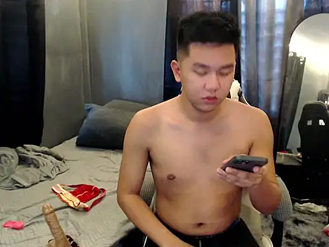 xgregor07 online show from November 12, 2025, 3:51 am