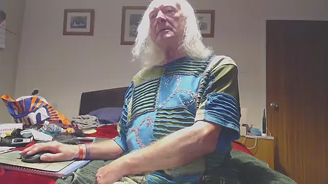 Snapshot of WaverlyKernow chatting on February 14, 2026, 8:11 am WaverlyKernow online show from February 14, 2026, 8:11 am