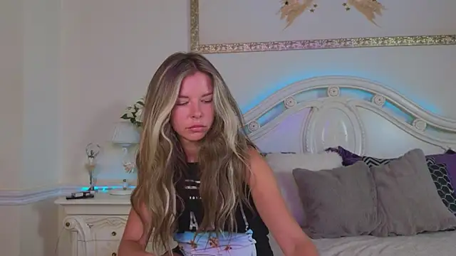 Real Tini online show from September 9, 2025, 11:43 am