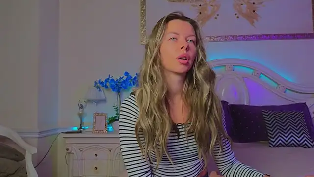 Real Tini online show from October 14, 2025, 11:44 am