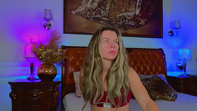 Real Tini online show from November 7, 2025, 6:02 am