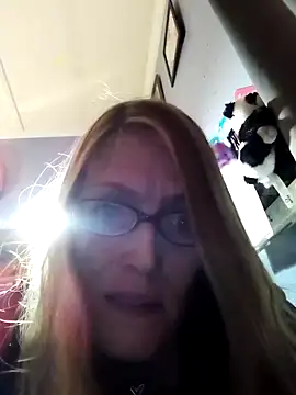 Snapshot of beelzebubblesxo chatting on September 22, 2025, 11:18 pm beelzebubblesxo online show from September 22, 2025, 11:18 pm