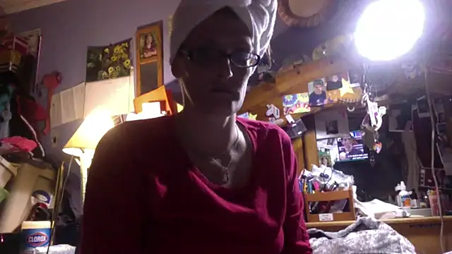 Snapshot of beelzebubblesxo chatting on October 13, 2025, 8:03 am beelzebubblesxo online show from October 13, 2025, 8:03 am