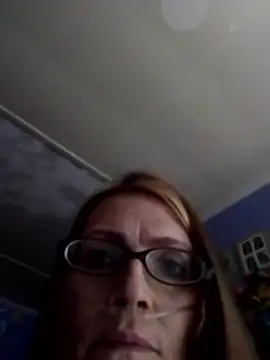 Snapshot of beelzebubblesxo chatting on October 17, 2025, 5:54 am beelzebubblesxo online show from October 17, 2025, 5:54 am