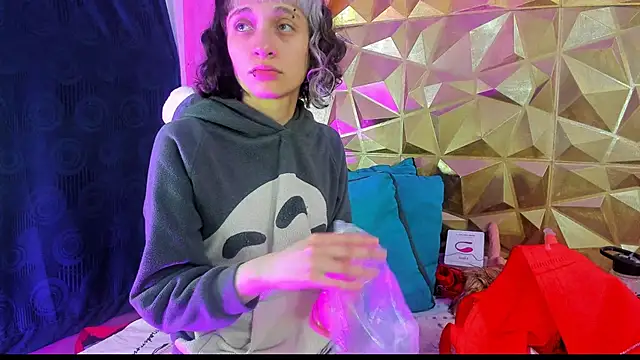 neeko princes online show from January 5, 2025, 6:13 pm