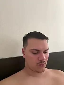 Cocoonefiree online show from February 20, 2025, 4:46 pm