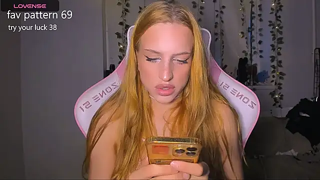 Anice  online show from April 29, 2026, 1:43 am