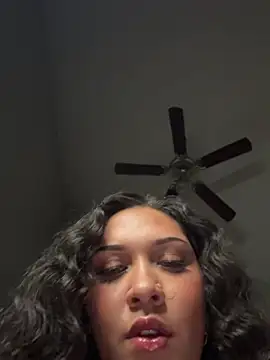 Lickplayofficial online show from April 3, 2026, 6:33 am