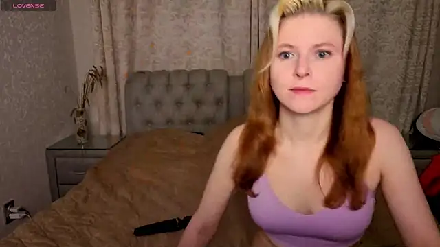 rocky foxy online show from November 17, 2025, 9:42 pm