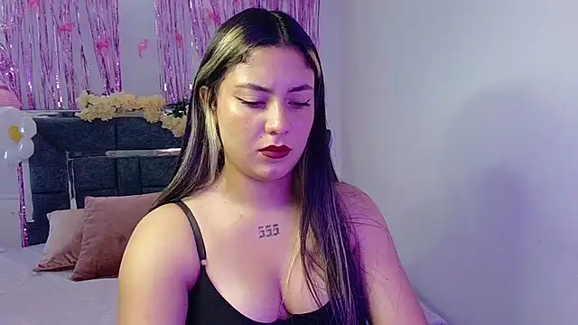 Lia 14  online show from September 13, 2025, 6:18 pm