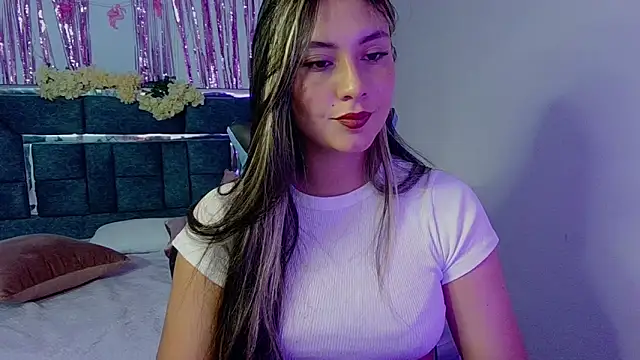 Lia 14  online show from September 25, 2025, 10:24 pm