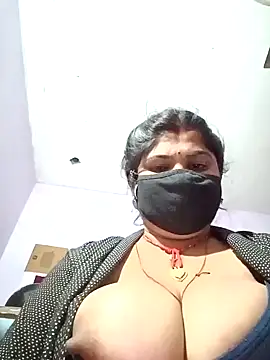 Hotmohni online show from December 4, 2024, 6:28 pm