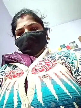 Hotmohni online show from January 8, 2025, 3:39 pm