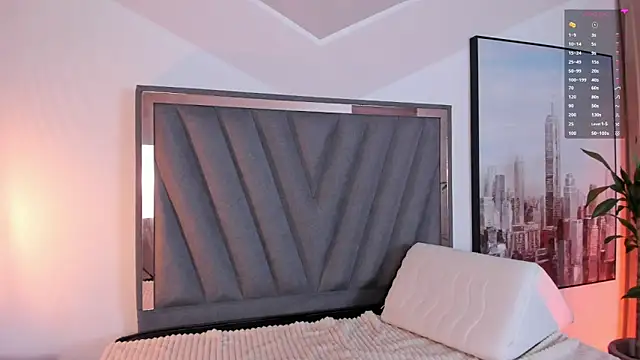 missatenea online show from January 15, 2025, 4:54 pm