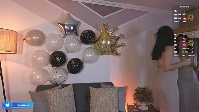 missatenea online show from November 12, 2025, 2:28 pm