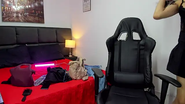 Snapshot of Megan_Miles02 chatting on March 7, 2025, 8:00 pm Megan Miles02 online show from March 7, 2025, 8:00 pm