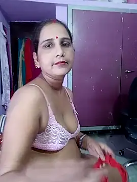 Snapshot of reemacouple007 chatting on May 14, 2026, 6:09 am reemacouple007 online show from May 14, 2026, 6:09 am