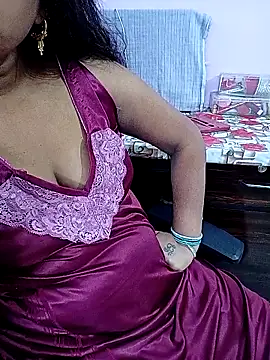 Snapshot of reemacouple007 chatting on June 5, 2026, 7:58 am reemacouple007 online show from June 5, 2026, 7:58 am