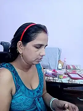 Snapshot of reemacouple007 chatting on June 8, 2026, 8:04 am reemacouple007 online show from June 8, 2026, 8:04 am