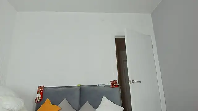 dolly ll online show from March 13, 2025, 4:34 pm