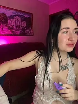 Roxana Bell online show from January 28, 2025, 10:01 pm