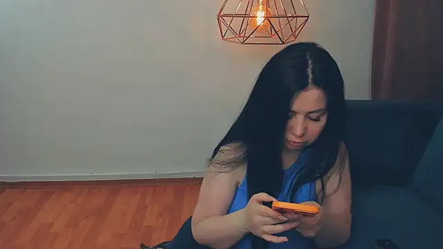 LayaFlow online show from April 11, 2026, 12:42 pm