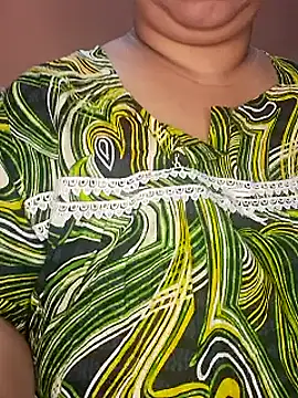 Snapshot of Ravina_patil1 chatting on February 8, 2025, 4:25 am Ravina patil1 online show from February 8, 2025, 4:25 am