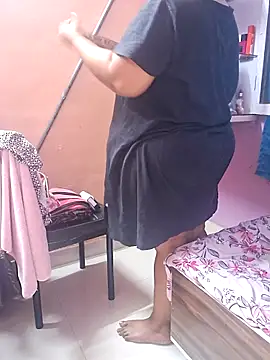 Snapshot of Ravina_patil1 chatting on February 16, 2025, 12:30 am Ravina patil1 online show from February 16, 2025, 12:30 am