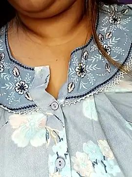 Snapshot of Ravina_patil1 chatting on November 3, 2025, 7:26 pm Ravina patil1 online show from November 3, 2025, 7:26 pm