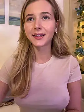 LunaRase online show from December 28, 2024, 1:17 pm