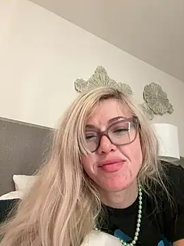 Snapshot of propertyofdaddy chatting on March 17, 2025, 4:19 am propertyofdaddy online show from March 17, 2025, 4:19 am