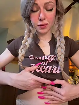 propertyofdaddy online show from April 8, 2026, 8:09 pm