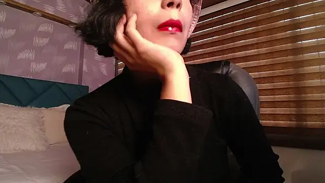 Moony 14 online show from March 4, 2025, 3:59 pm