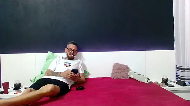 MikyVesela online show from November 6, 2025, 3:46 pm